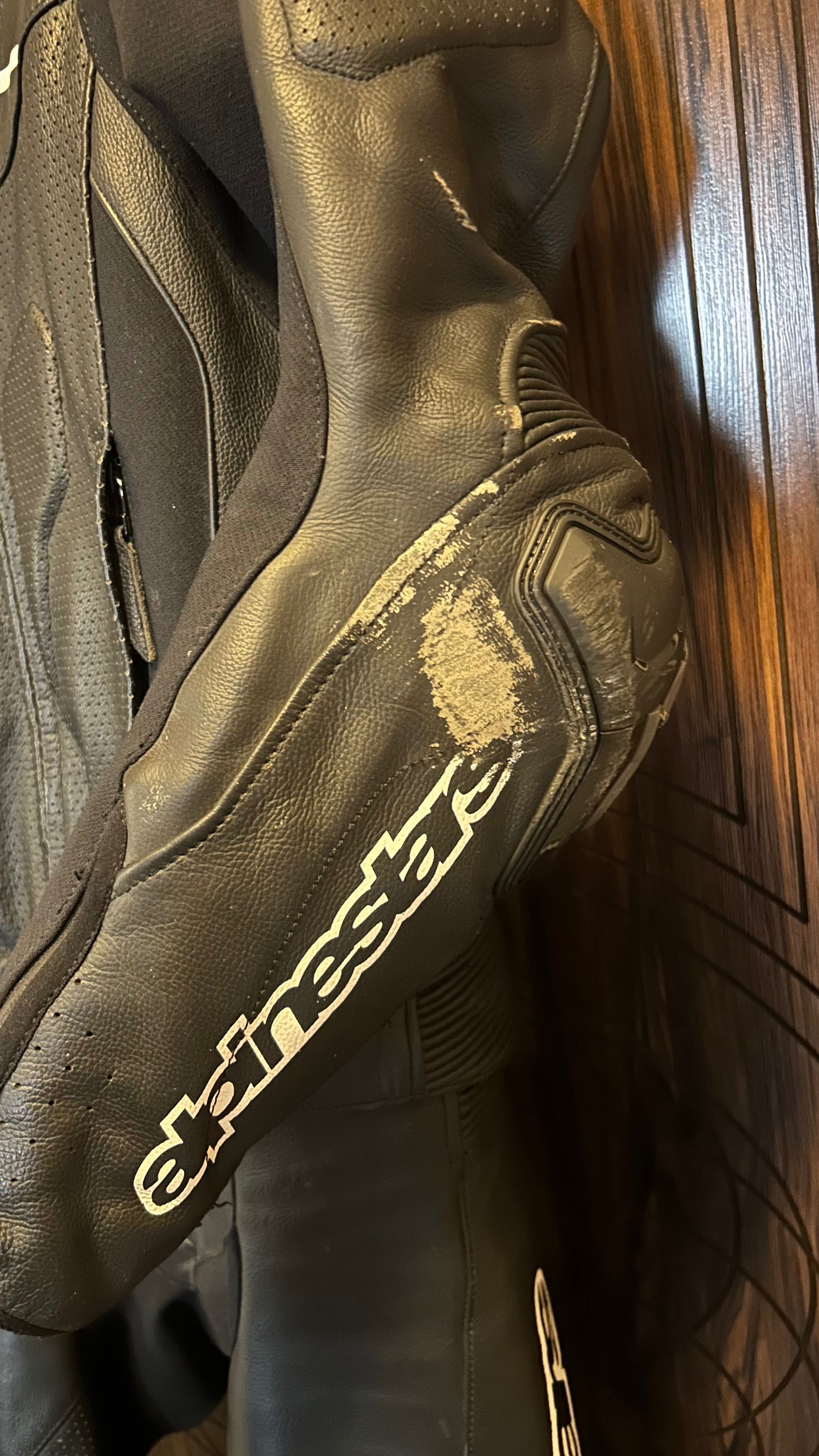 Alpinestars Motegi V3 двуделен екип – размер EUR 50 / USA 40