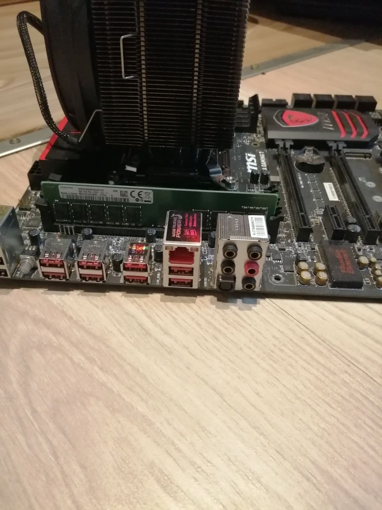 Kit Gaming, placa baza MSI + processor I7