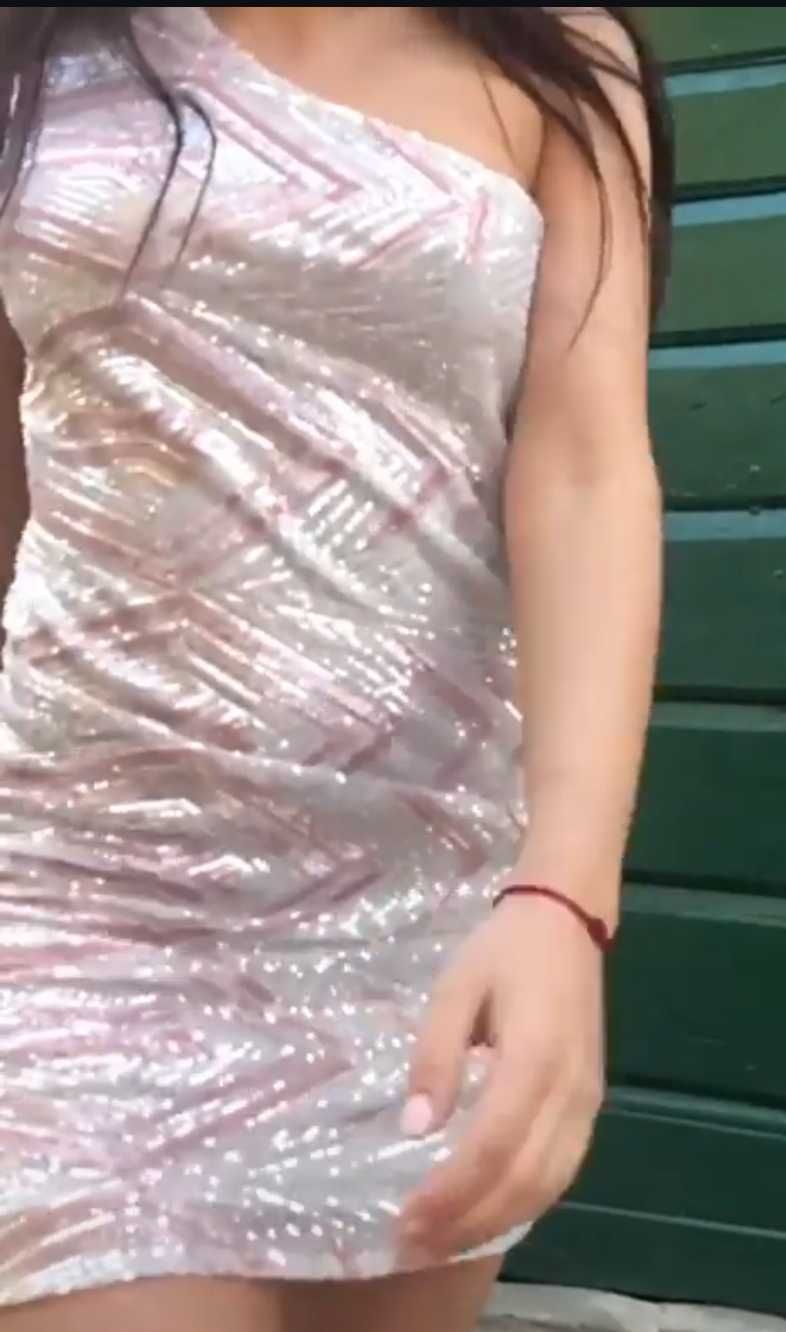 Рокля с пайети Amarine