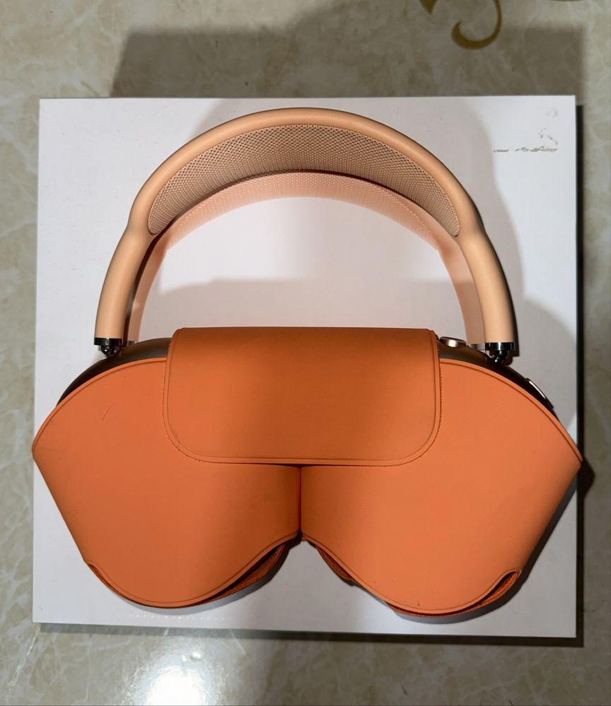 AirPods Max desert