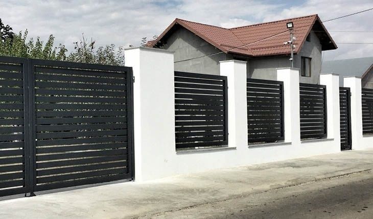 Garduri și porți metalice fabricate din profile metalice, cu o gamă la