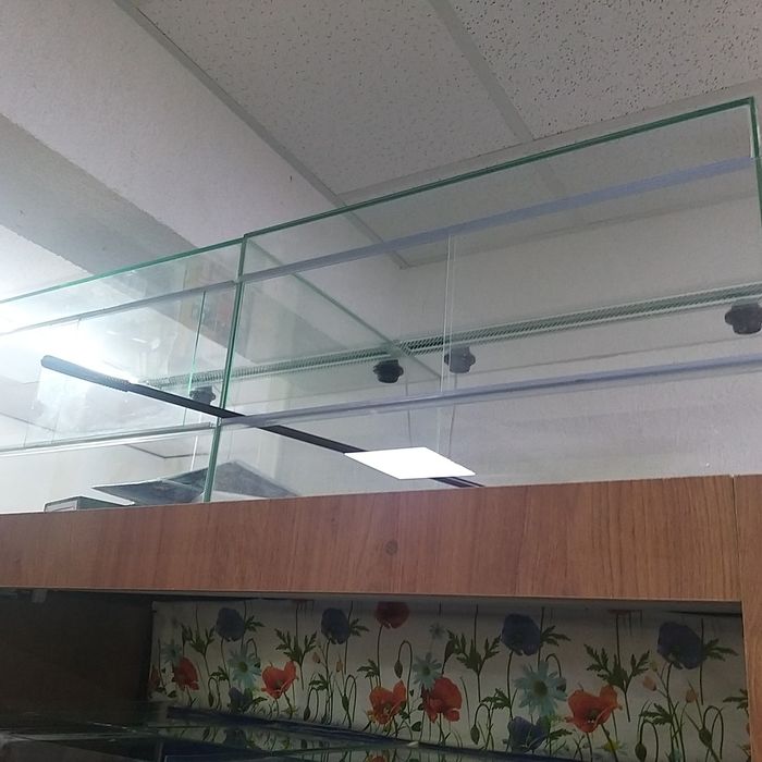 Mobilier cu acvarii & terariu – ideal pentru petshop / crescători / pa