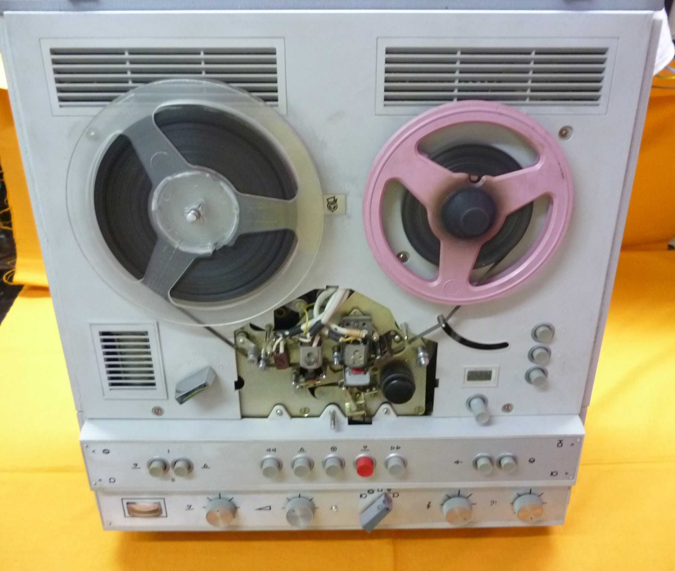 Vintage deosebit rar Magnetofon TEMBR-2S Тембр-2C audio rusesc URSS