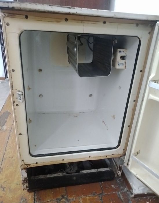 Продам два холодильника