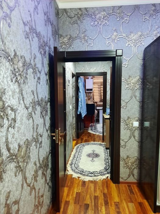 Маслазавод томонда жойлашган 1 хонали люкс шароитли квартира ижарага б