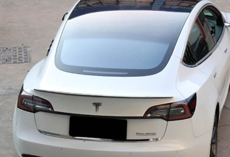 Tesla 3 спойлер для богажника. Хвостик. Самурайный хвостик.