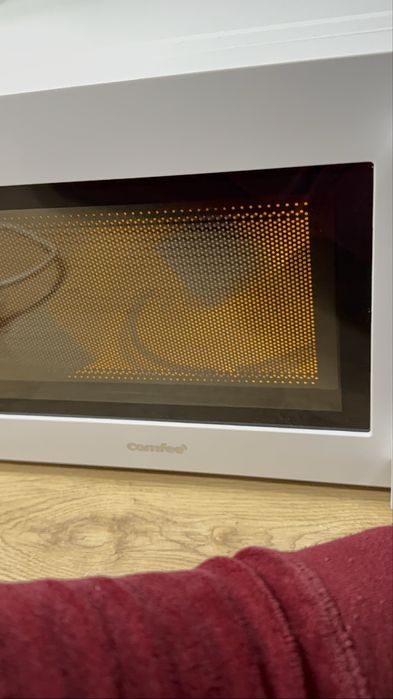 Comfee - cuptor cu microunde NOU