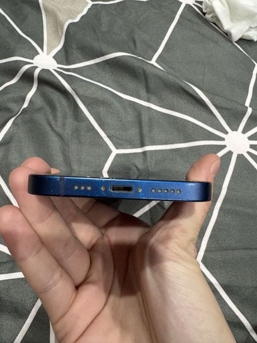 Iphone 12 Albastru inchis