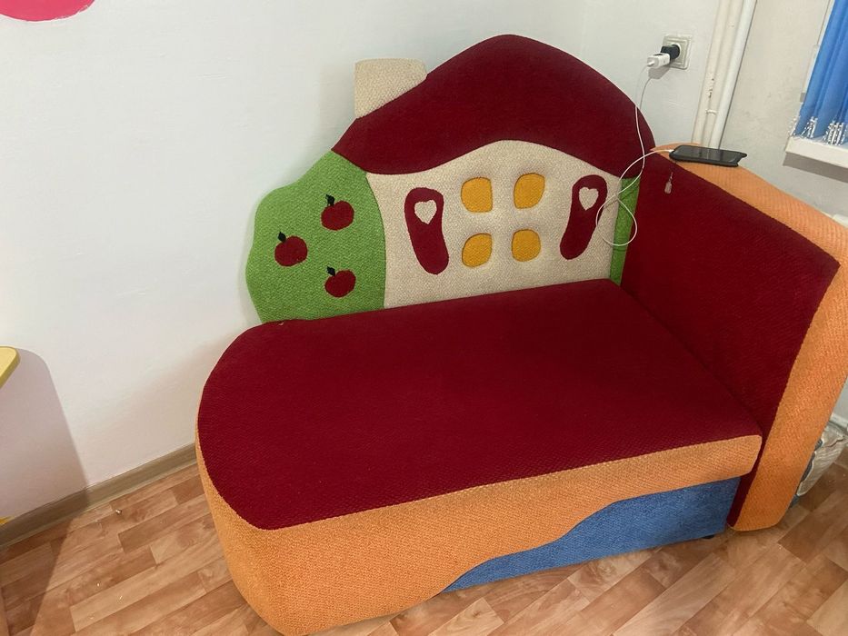 Детская мебель продам . Цены разные,смотрите в описании.