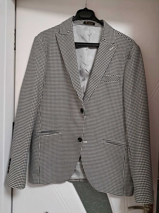 Сако в сиво и бяло каре