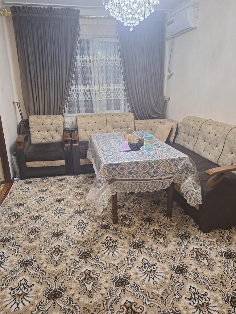 Chilonzor 20 24 dom 2/4/4 sotiladi 52. 000 bolishi