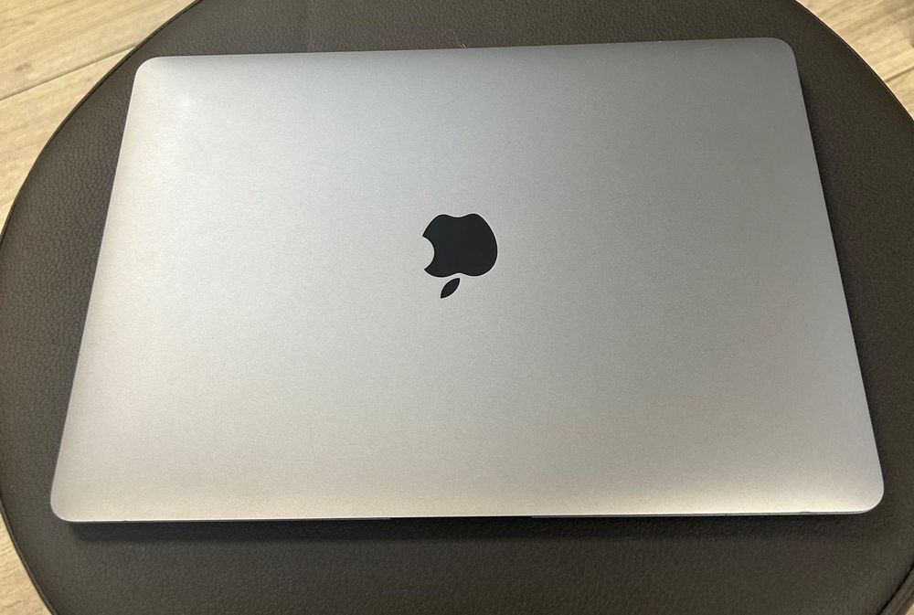 Amanet F28: MacBook AIR M1 2020
