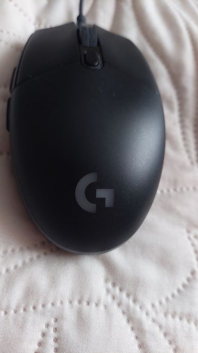 Продам игровую мышь Logitech g 102