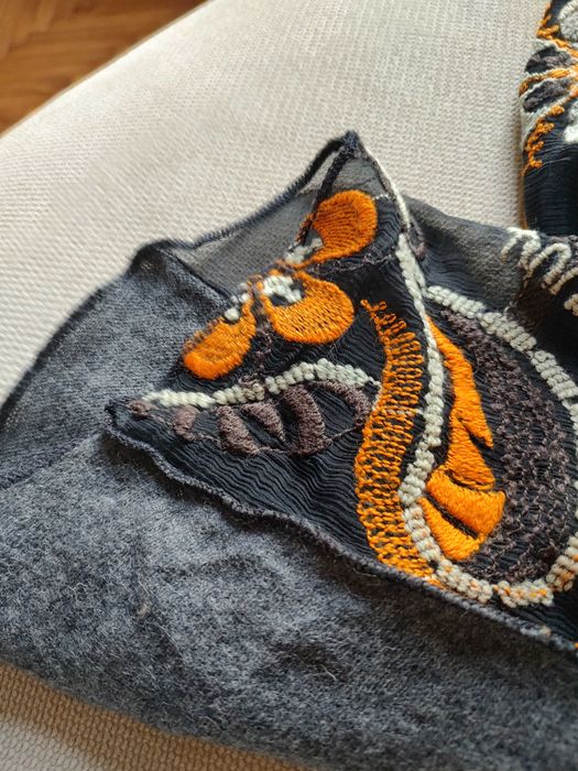 Fular lana si matase brodata