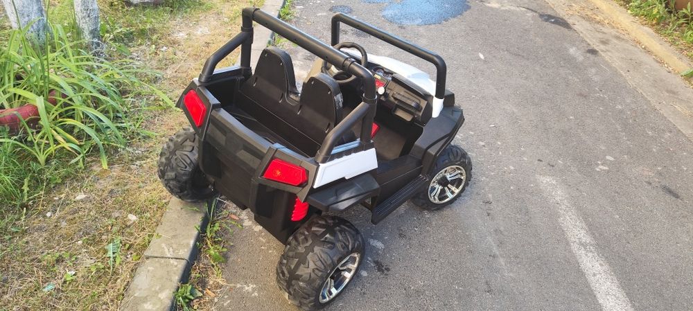 Vând Mașinuță Electrică 4x4