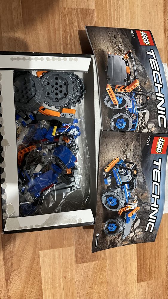 LEGO Technic Buldozer compactor 42071, 9-14 ani
