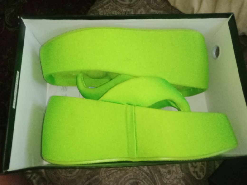 Продам оригинал  тапки ALEXANDER WANG