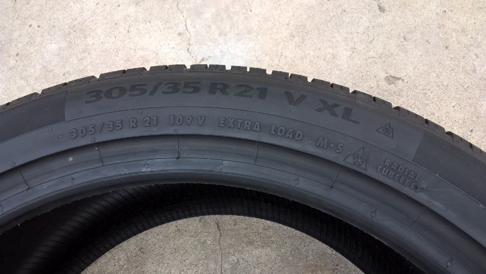 O anvelopa de iarna 305 35 21 continental wintercontact TS 860S 7,8 mm