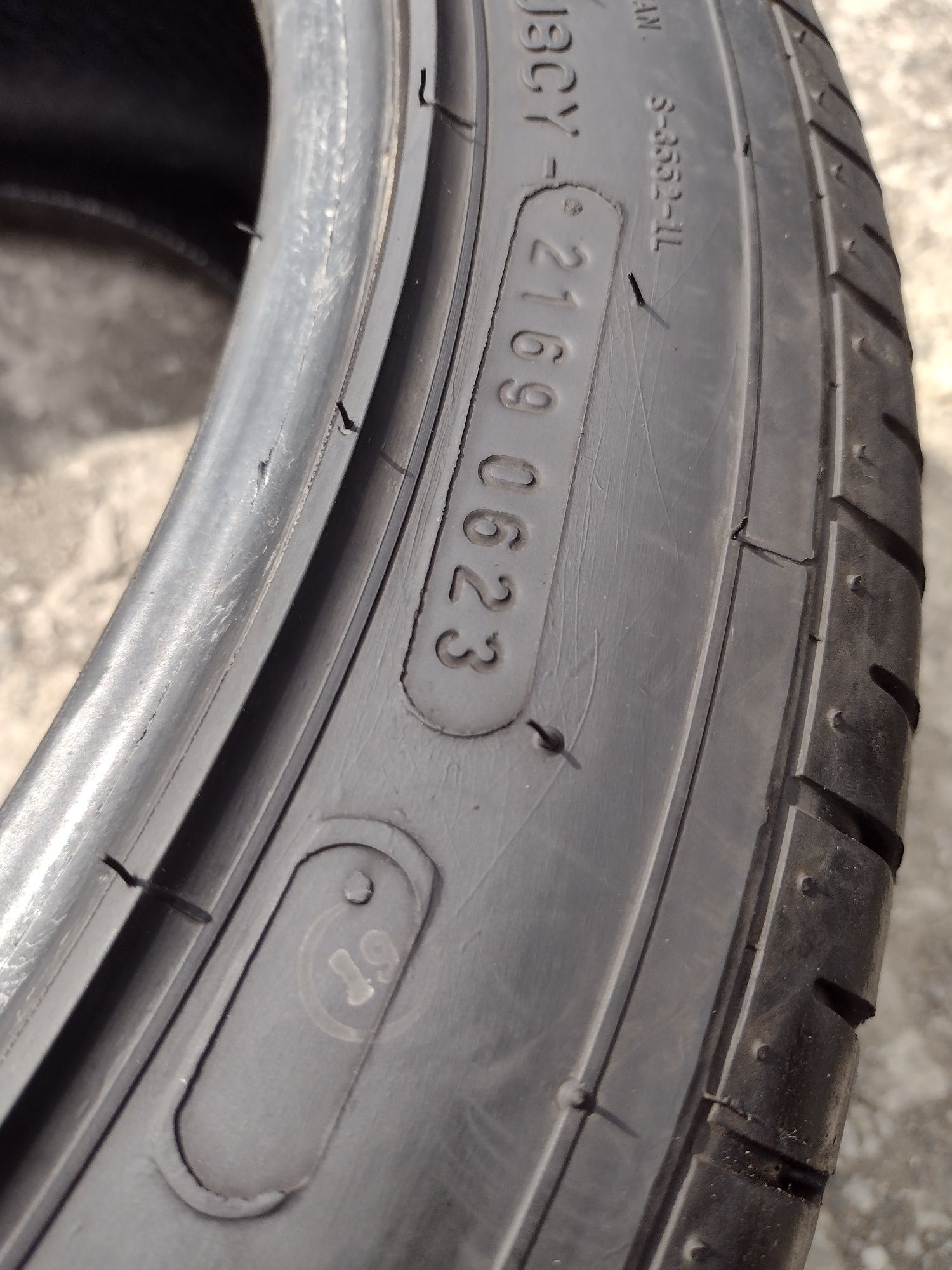 Перфектни 2бр.235/45/18 Nankang dot0623