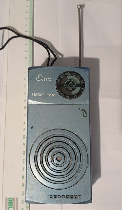 Vând/Schimb obiecte vechi.Preț în funcție de obiectul ales.