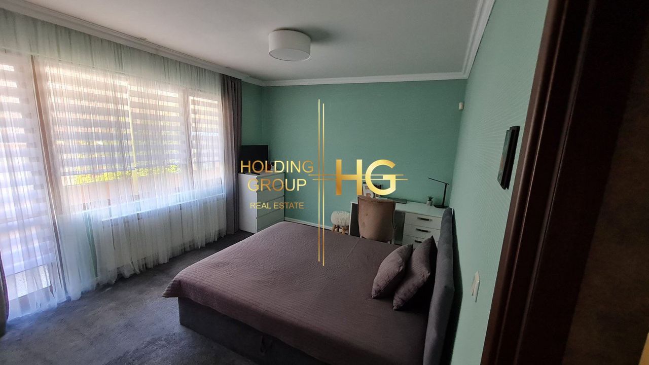 Продава се Тристаен апартамент в Добрич, Център - 120 кв.м за 1084 €/кв.м - Снимка #2