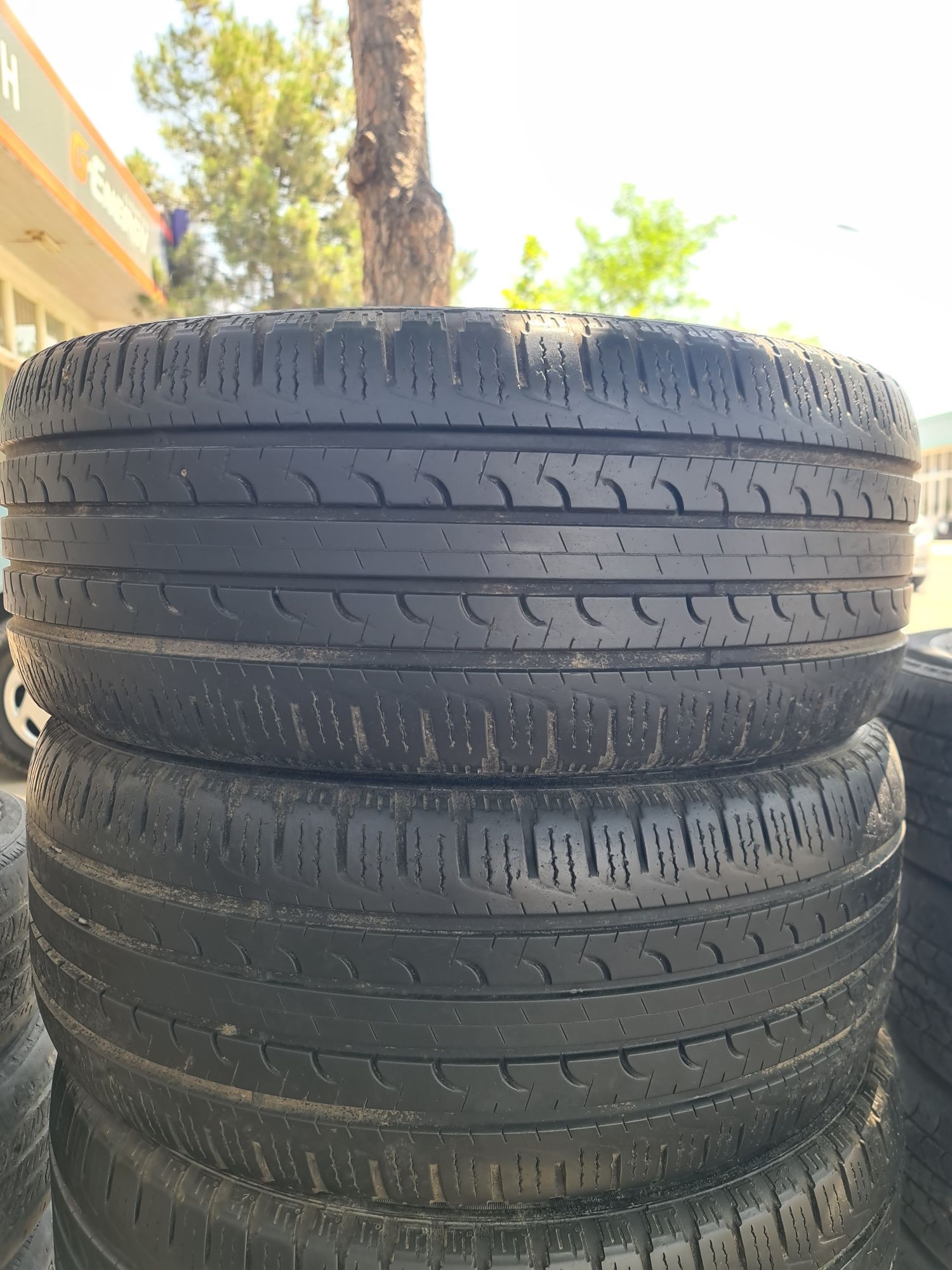 GOOD YEAR 235/50R19