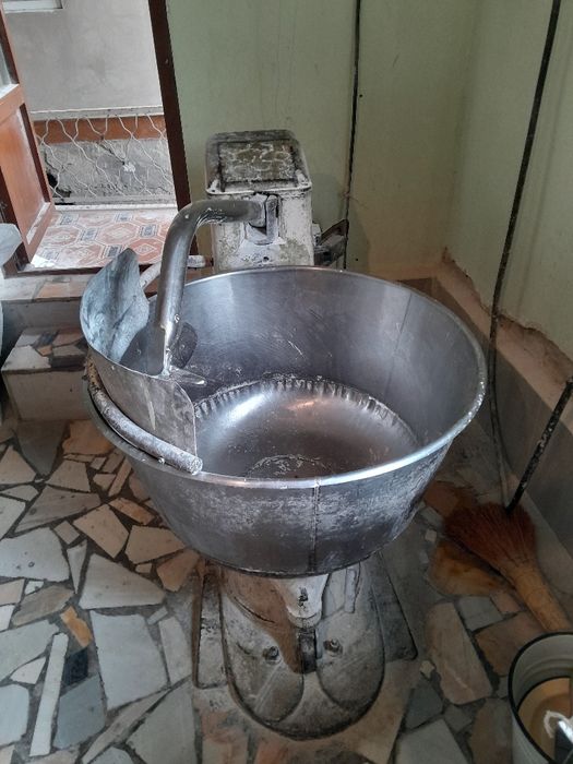 Xamir qoradigan aparat