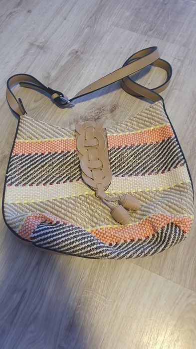 Poseta incapatoare, ca noua