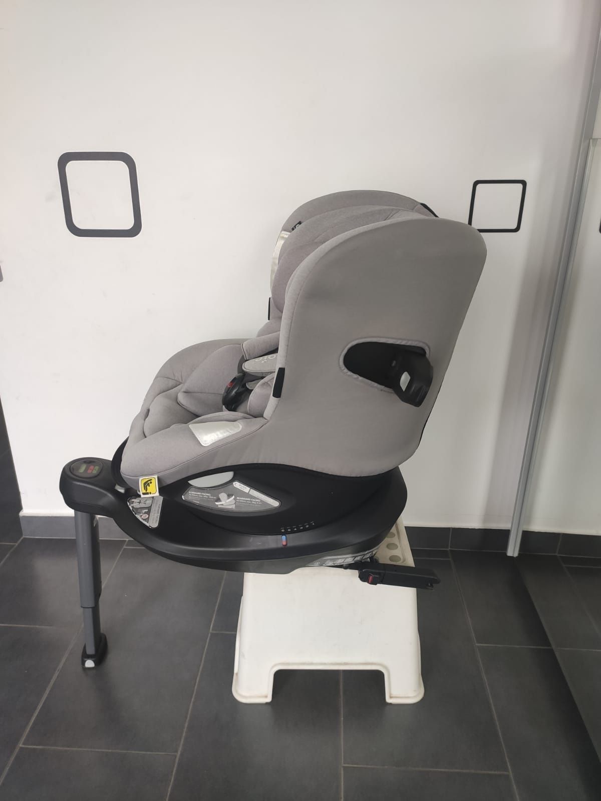 Scaun auto Joie i-spin i-size Rotativ 360 grade cu isofix pt 0-18 kg