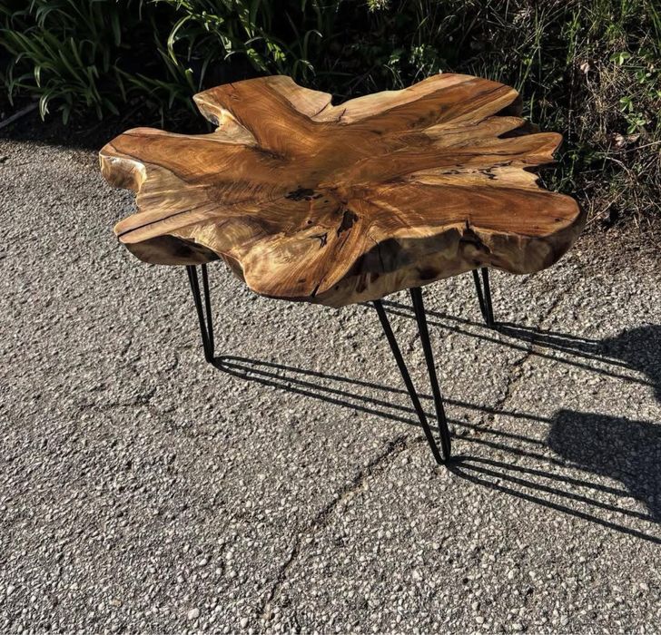 Уникална холна маса от орех и епоксидна смола