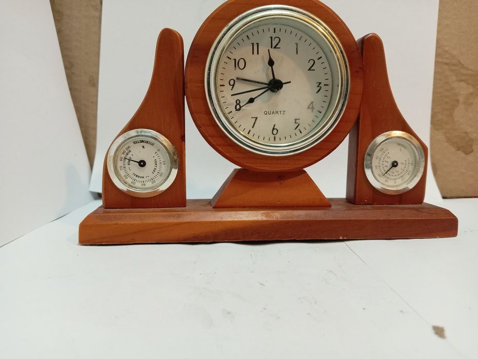 Ceas din lemn funcțional