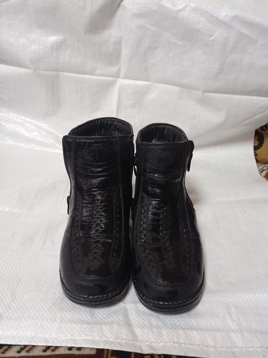 Продам обувь женскую