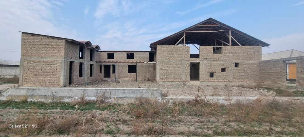 Зудлик билан уй сотилади