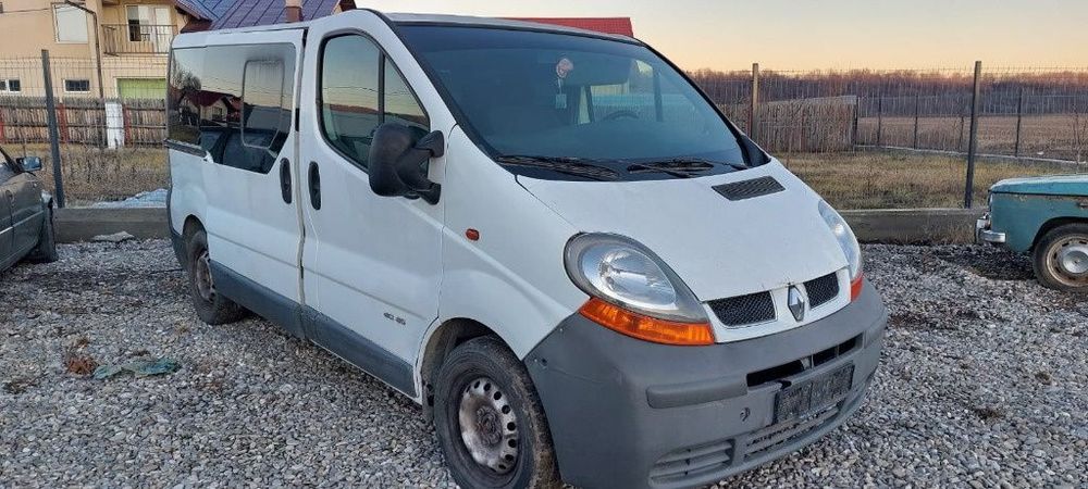 Dezmembrari Renault Trafic 1.9 dci 82 CP 9 locuri