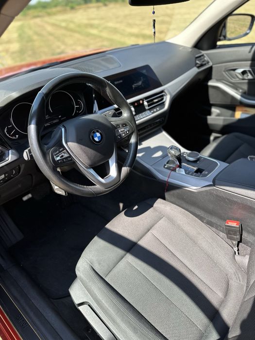 BMW G20 седан салон