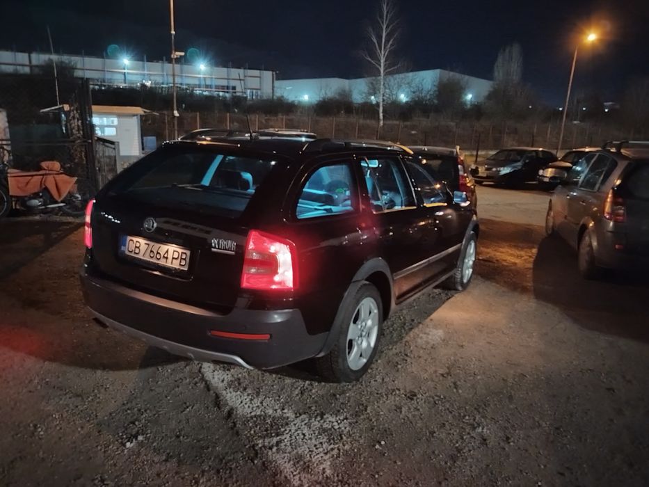 Продавам Шкода Октавия скаут 2.0 TDI