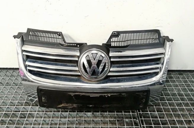 Grila radiator jetta 2006