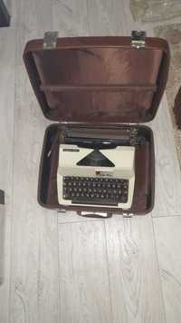 masina de scris cu geanta