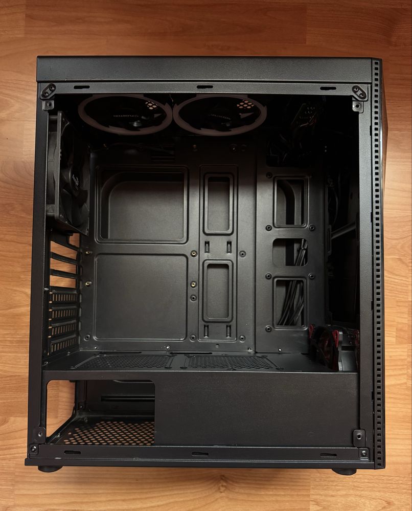 Carcasă Aerocool Shard RGB + 4 ventilatoare incluse
