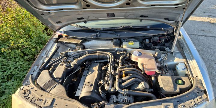 Debitmetru aer 06A906461B Volkswagen VW Passat B5.5 (facelift)