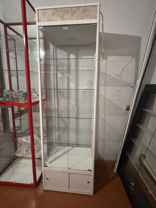 Торговая витрина ДинарТоргмаш,4 стеклянными полками и нижним шкафчиком