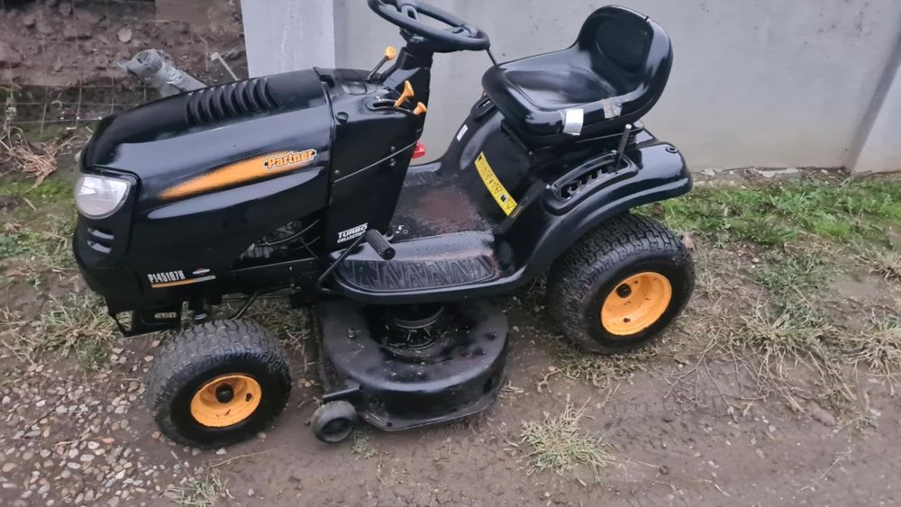 Vand tractoras gazon