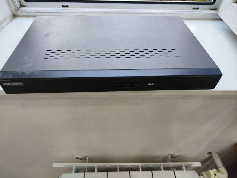 Продам dvr DS-7208hfi