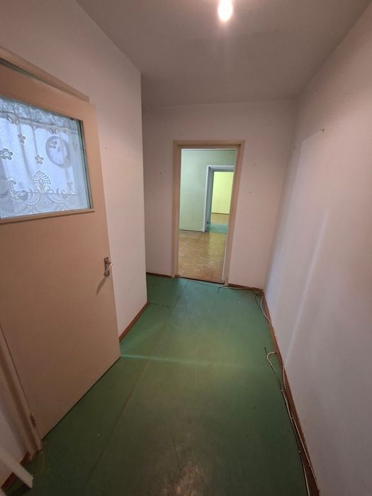 Vând apartament zona Rogerius