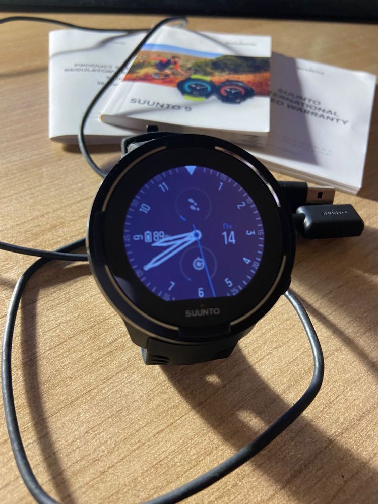 часы Suunto 9.
