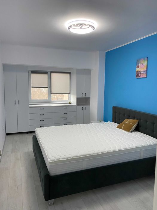 Vând apartament 2 camere și terasă, parcare proprie, curte privată