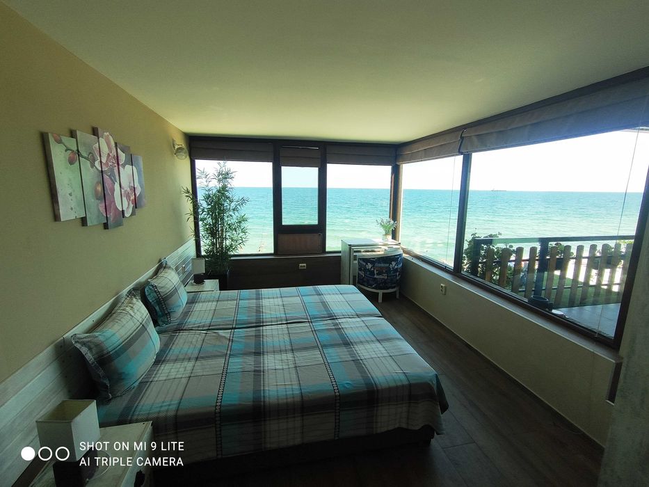 Нова Година или Коледа в къща с ресторант на плажа.