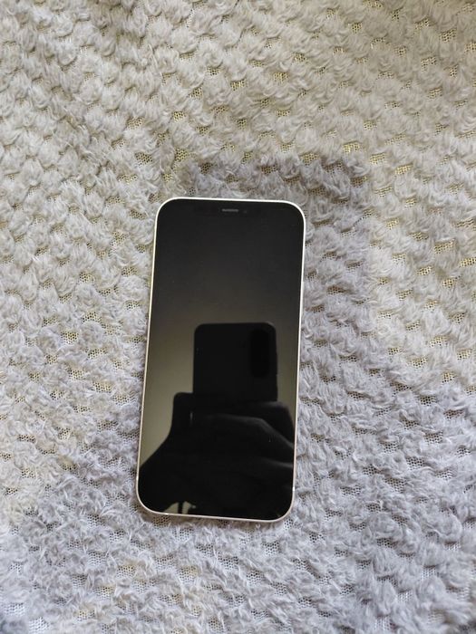 Iphone 12 64gb в перфектно състояние