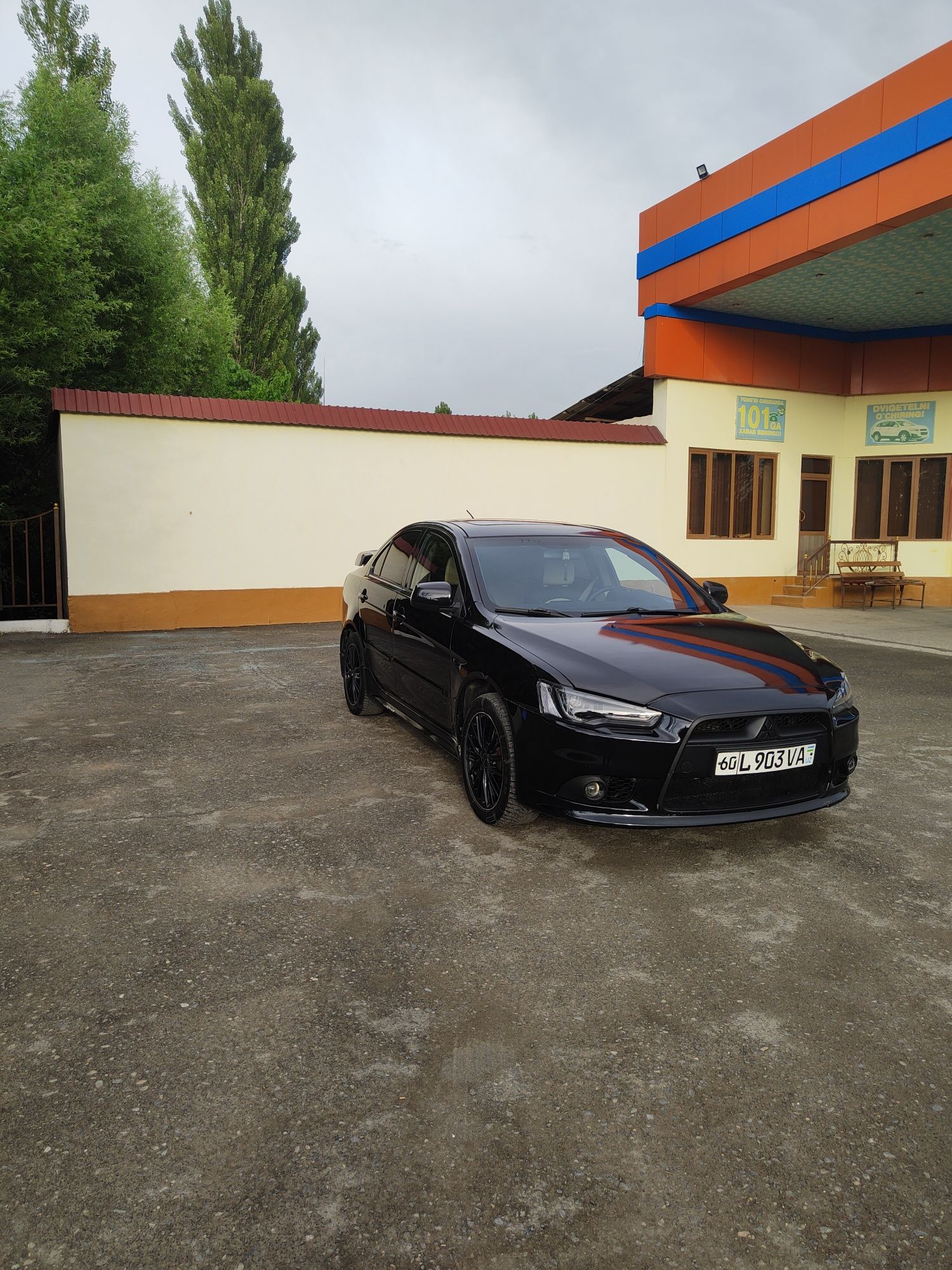 Mitsubishi lancer 10