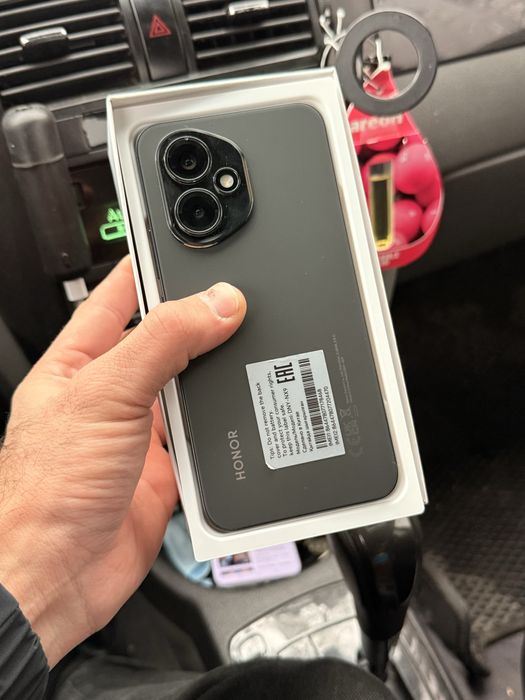 Honor 400.  12/256 black